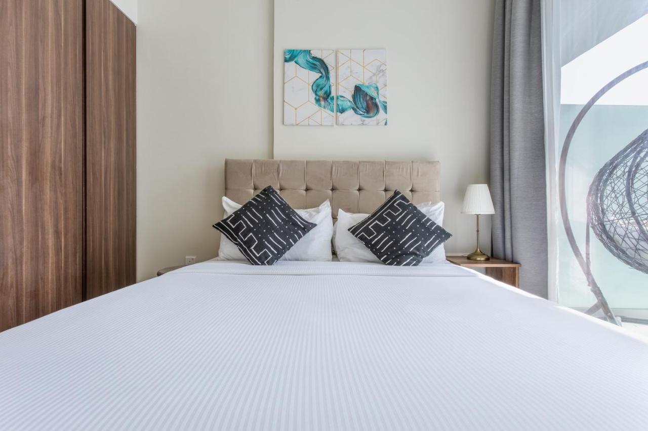 Reva Residences - One Bedroom Apartment By The S Holiday Homes Dubai Exteriör bild